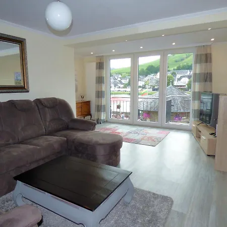 Moselpromenade * Zell