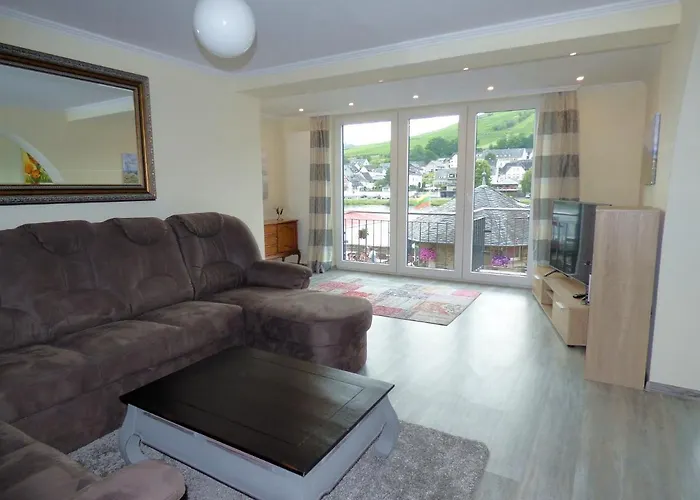 Moselpromenade * Zell an der Mosel