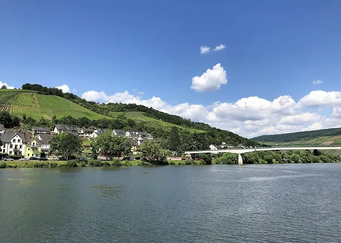 Moselpromenade Zell