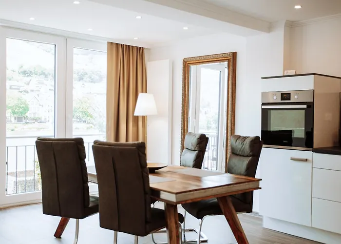 Moselpromenade 첼 안 데어 모젤